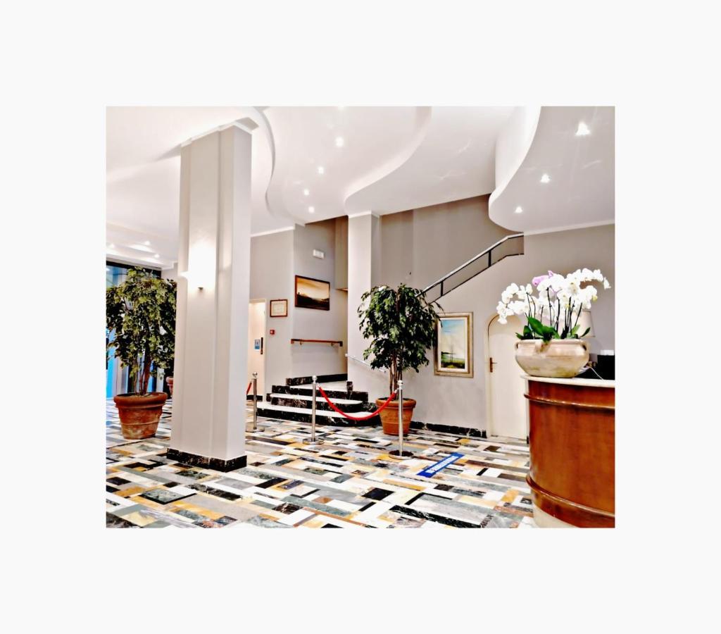 Hotel Eden Park بيتراسانتا المظهر الخارجي الصورة
