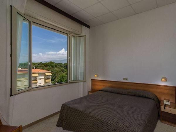 Hotel Eden Park بيتراسانتا المظهر الخارجي الصورة